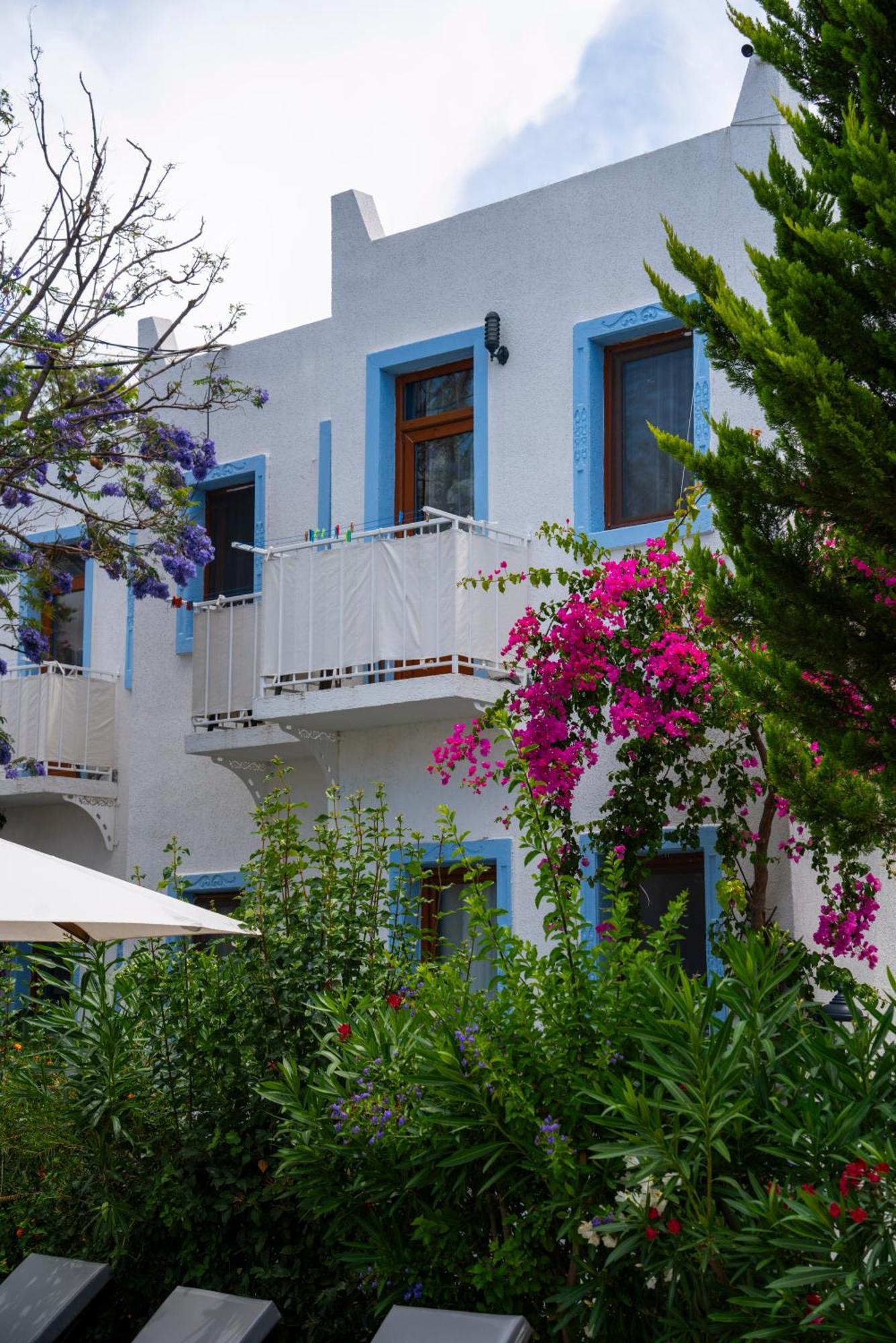 Manuela Hotel Bitez Exterior foto
